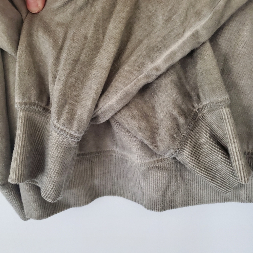 BRITAY Sz M Moss Green Relaxed Fit Sweatshirt Black Gem Skull Goth Grunge EUC - Picture 6 of 11